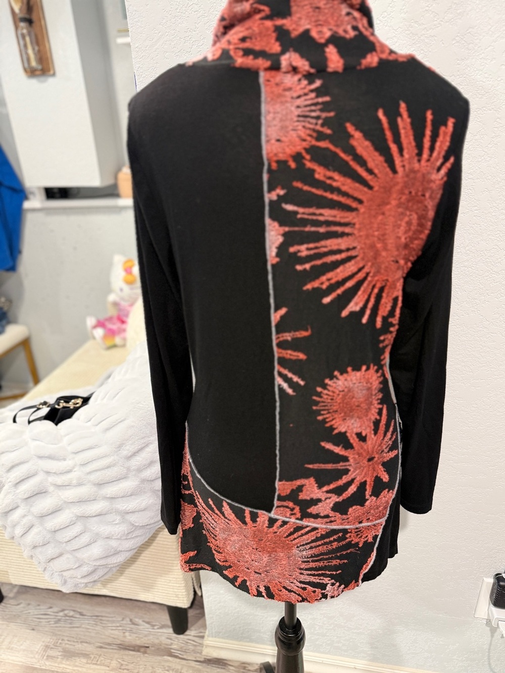 Paris Hues Asymmetrical Embroidered Floral Tunic Top Black Rust Cowl Neck M - Picture 7 of 11